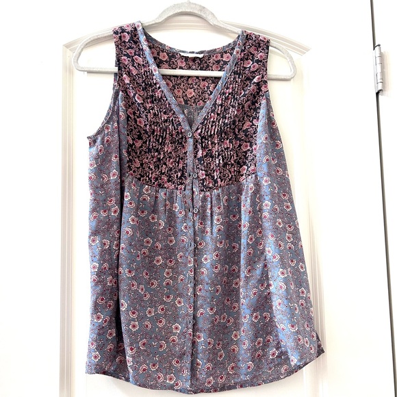 Mystree Tops - Mystree Button Down Pintucked Floral Tank Top. EUC. Boho. Flowy.